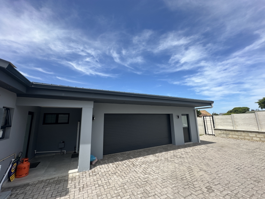 2 Bedroom Property for Sale in Reebok Western Cape